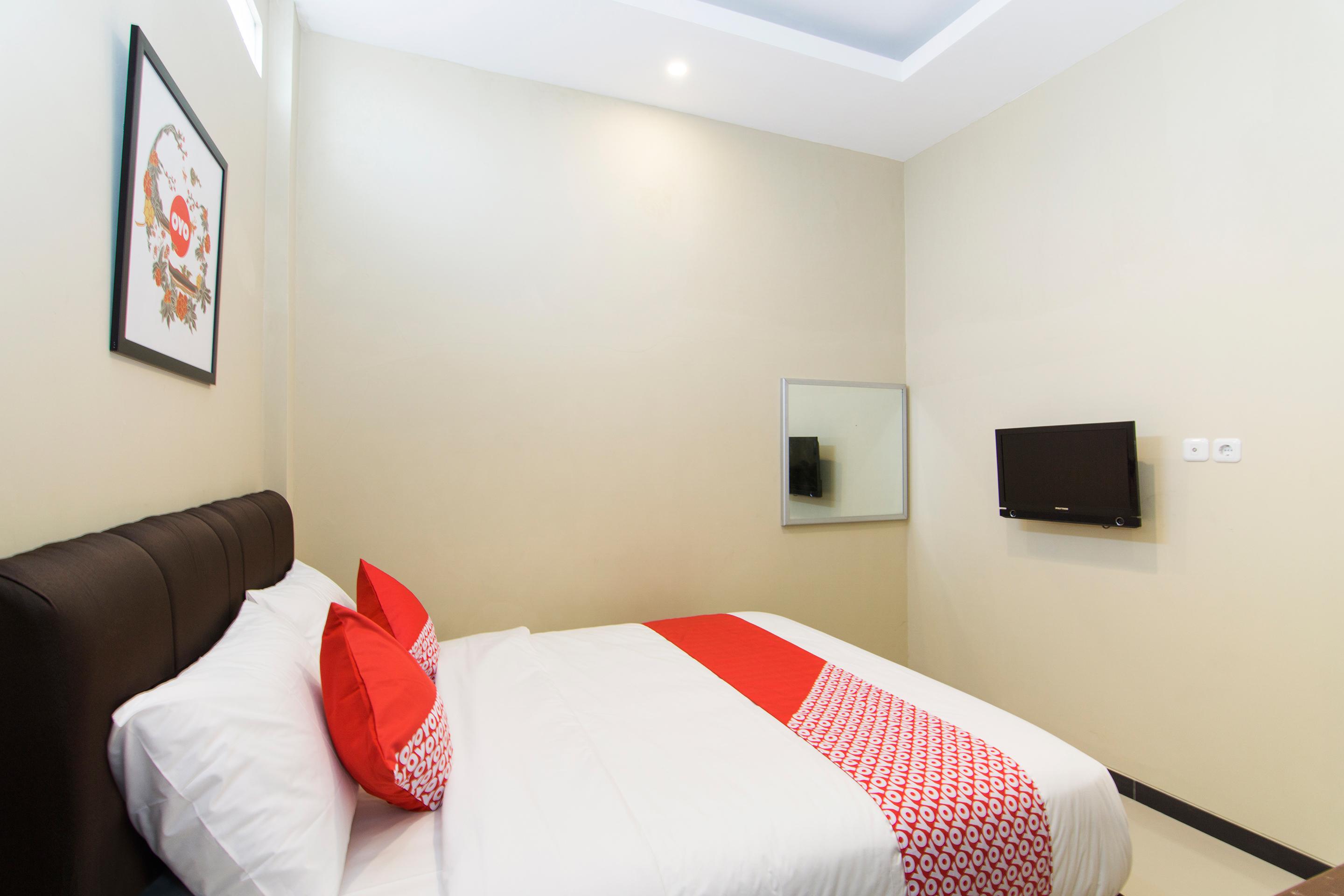 Super Oyo 890 Dewi Fortuna Guest House Maguwo Extérieur photo